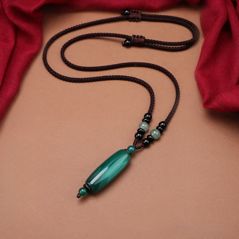 Buddha Stones Green Agate Red Agate Balance Braided Oval Pendant Necklace