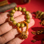 Buddha Stones Green Sandalwood Lotus Pod Healing Hand-Polished Tactile Meditation Beads Decorations