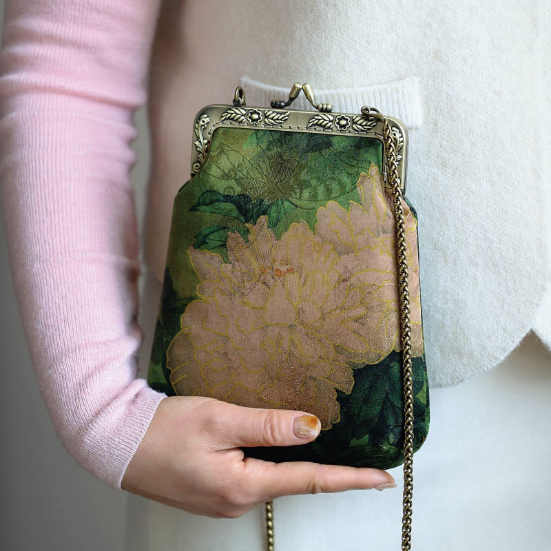 d95a77075d10a11737557d2b2b8afc78 Buddha Stones Small Green Peony Butterfly Metal Chain Crossbody Bag Shoulder Bag Cellphone Bag - Image 1